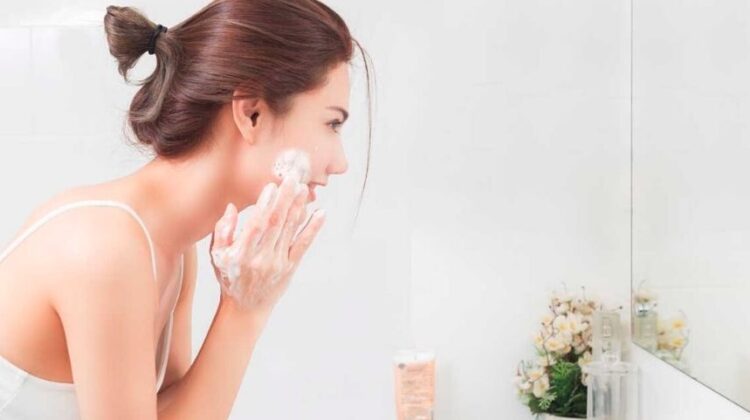 Pulizia del viso: la beauty routine per avere una pelle perfetta